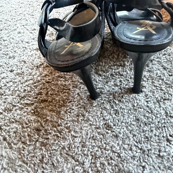 Yves Saint Laurent Glossy Black Platform Heels - Picture 11 of 13